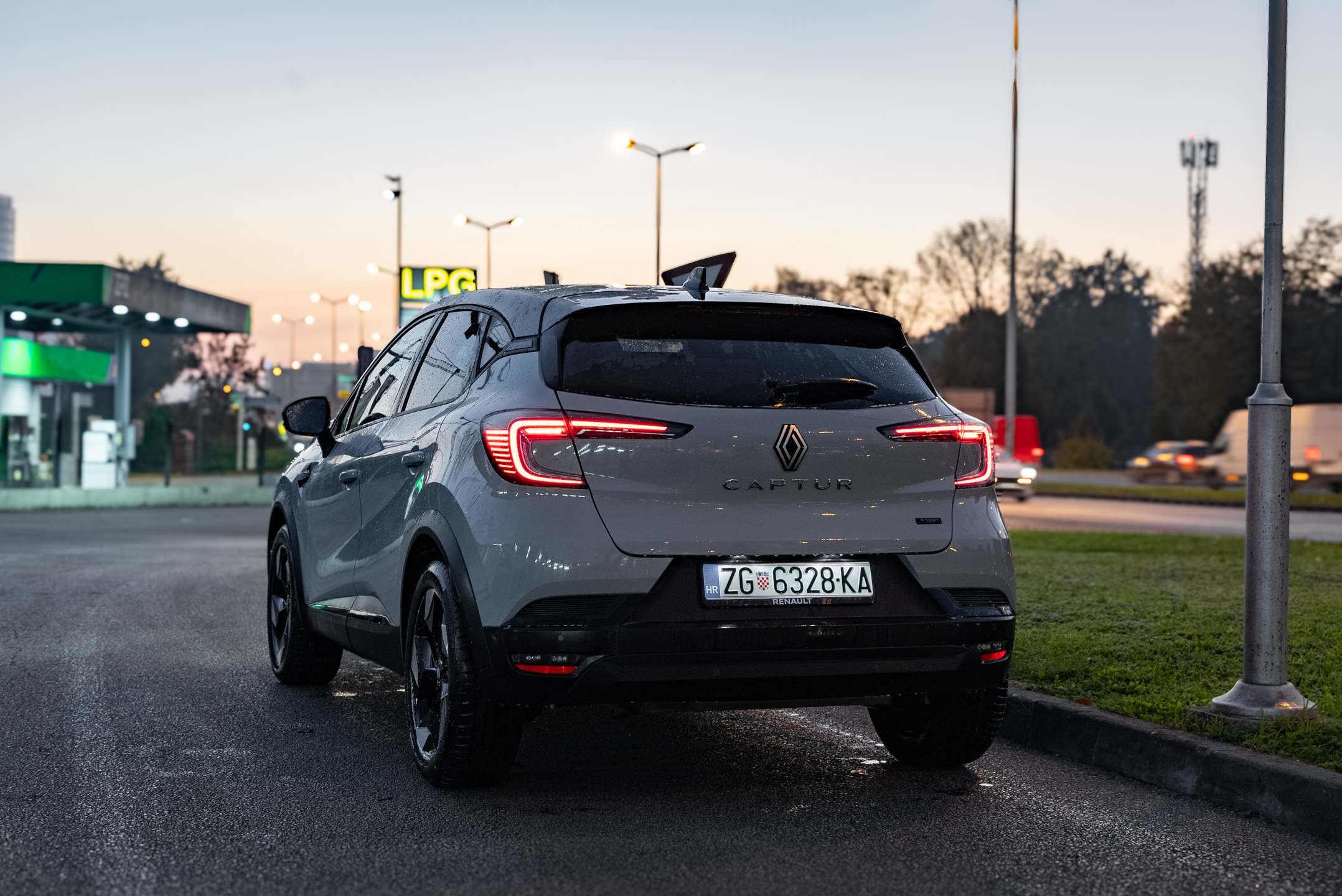 Renault_Captur-2.jpg